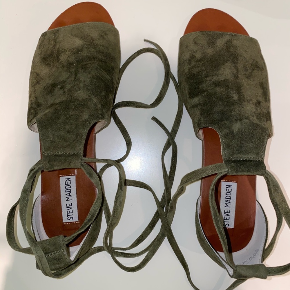 Steve Madden sandals (Size 10)